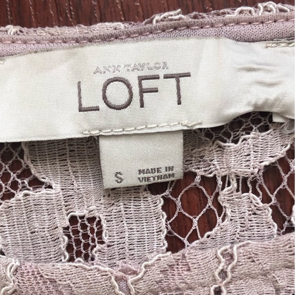 LOFT Eyelet Lace Overlay Hyper-feminine Pink Short Sleeve Blouse size S - Picture 6 of 7